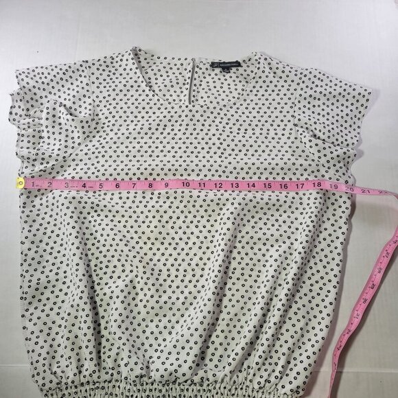 Adrianna Papell White & Black Polka Dot Smocked Hem Cap Sleeve Blouse Size M - Picture 5 of 9
